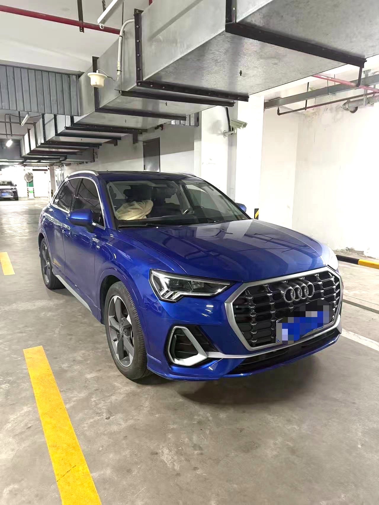 Audi Q3 2019 car image #3