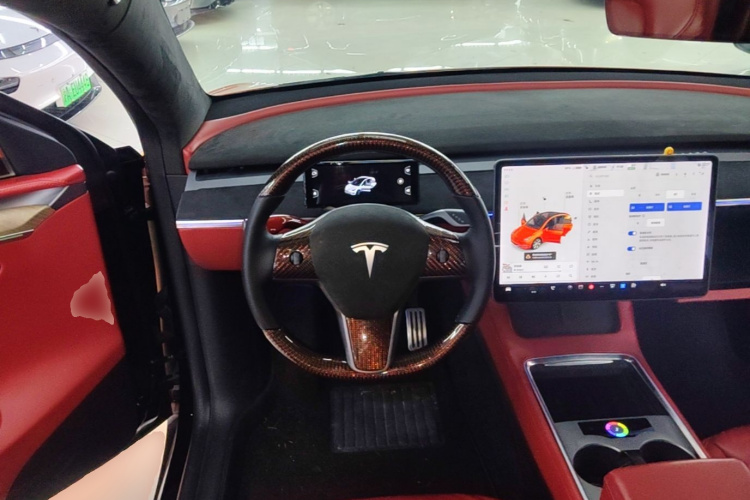 Tesla Model Y 2021 car image #15