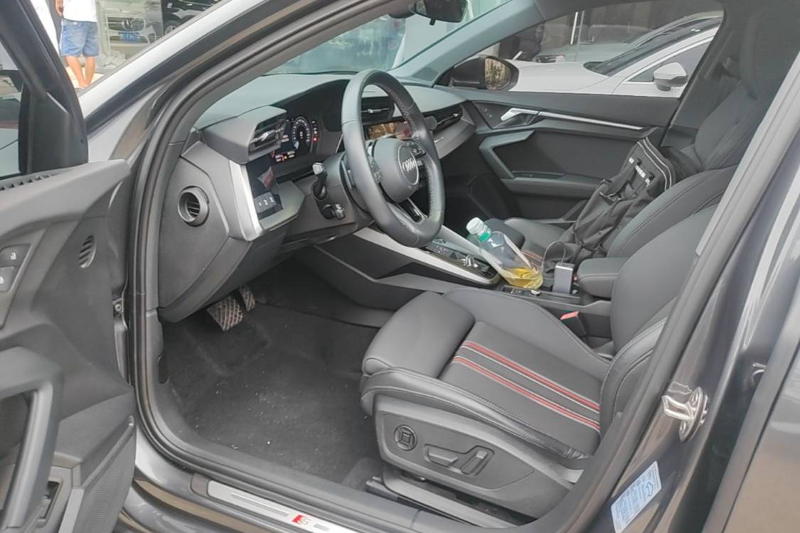 Audi A3 2023 immagine di auto #17