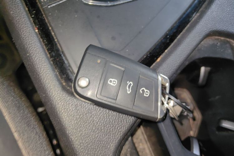 Volkswagen Tharu 2021 car image #9