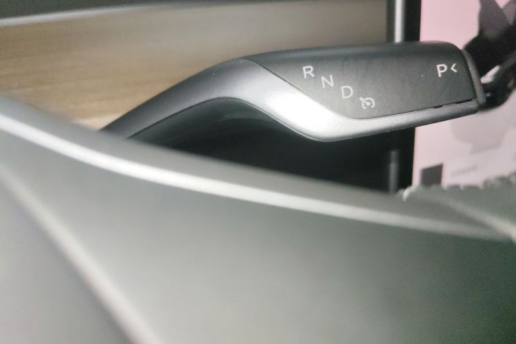 Tesla Model 3 2022 car image #14