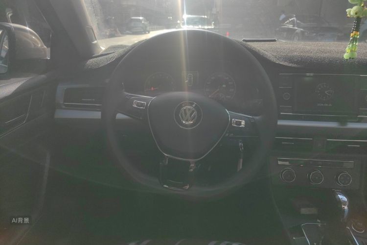 Volkswagen Lavida 2019 car image #12