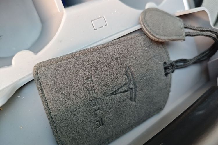 Tesla Model Y 2024 car image #9