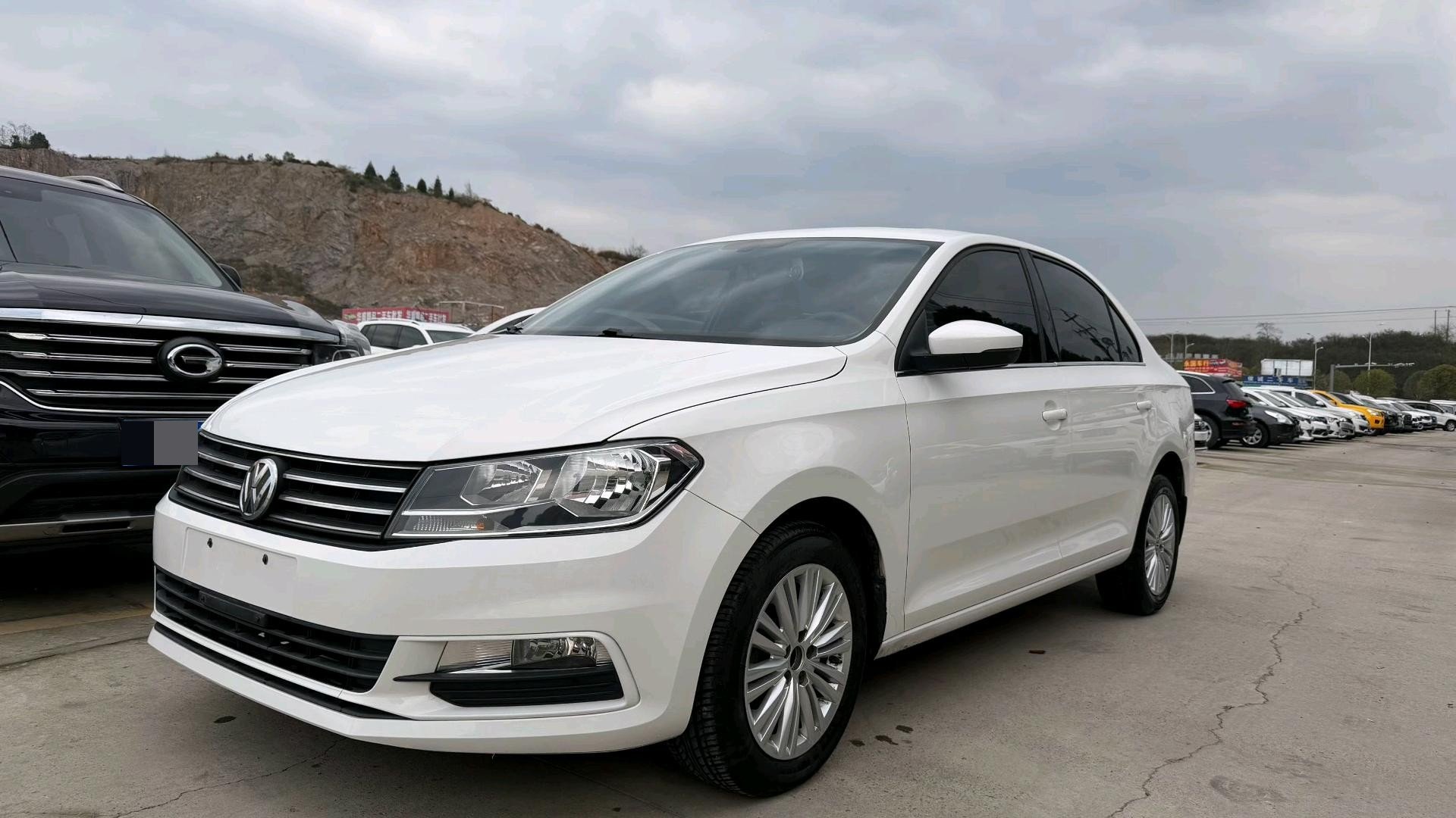 Volkswagen Santana 2020 image de voiture 