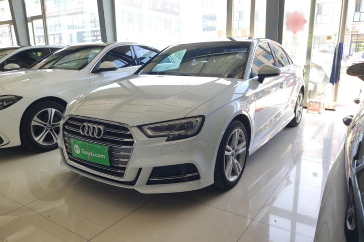 Audi A3 2020 immagine di auto #2
