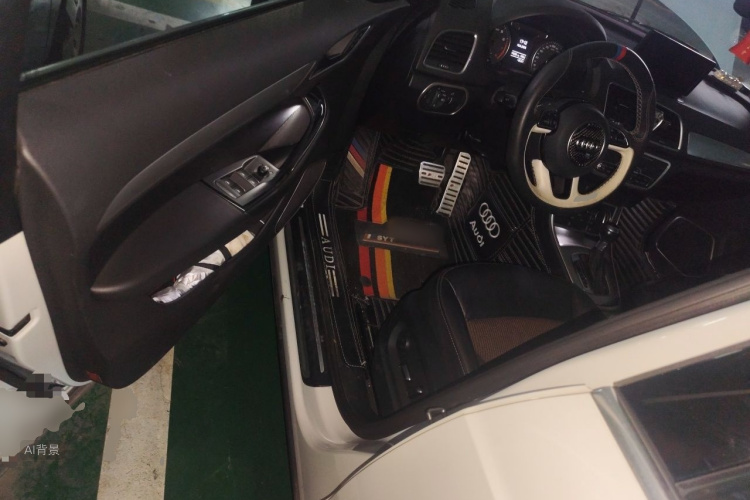 Audi Q3 2018 car image #18