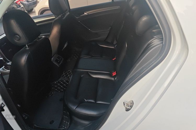 Volkswagen Golf 2017 car image #19