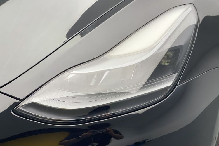 Tesla Model 3 2021 car image #28