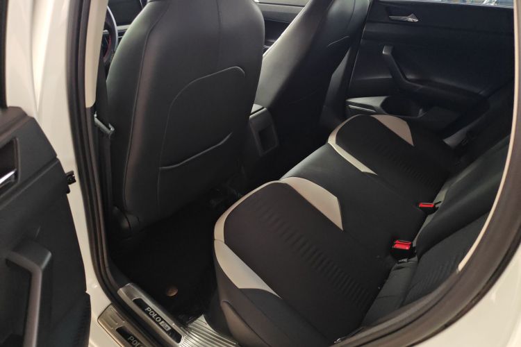 Volkswagen Polo 2020 car image #13