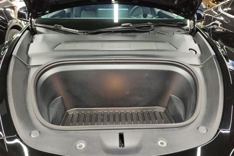 Tesla Model Y 2022 car image #20
