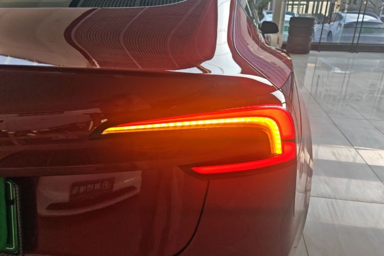 Tesla Model 3 2024 immagine di auto #8