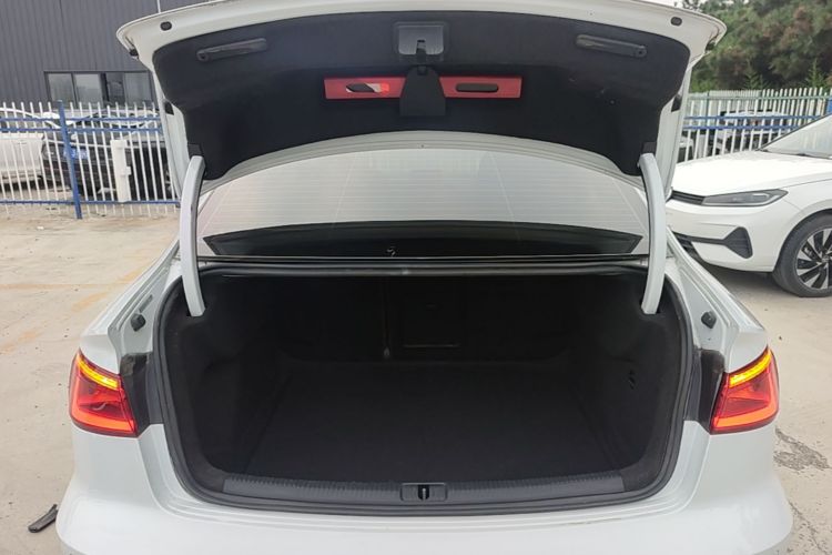 Audi A3 2016 car image #19