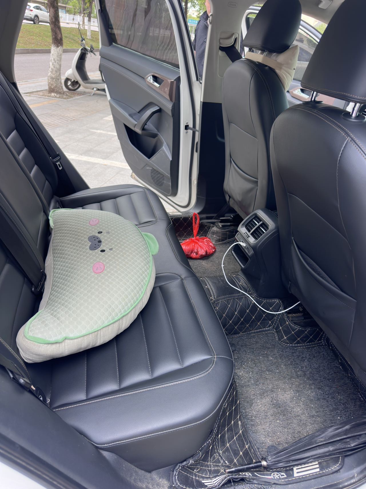 2019 immagine di auto #4