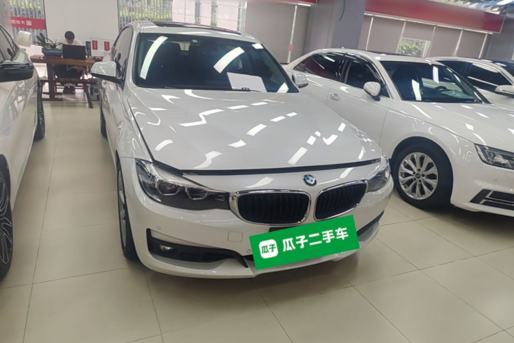 BMW 3 Series GT 2019 #3 BMW 3 Series GT 2019 car image #3