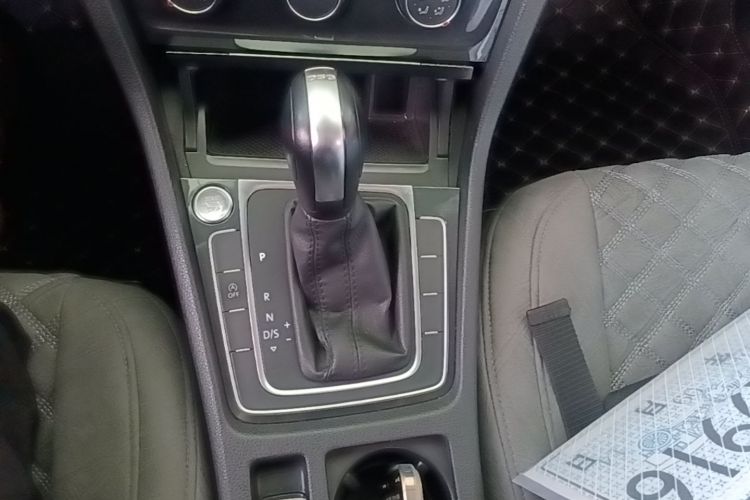Volkswagen Golf 2020 immagine di auto #18
