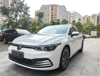 Volkswagen Golf 2021 صورة سيارة 