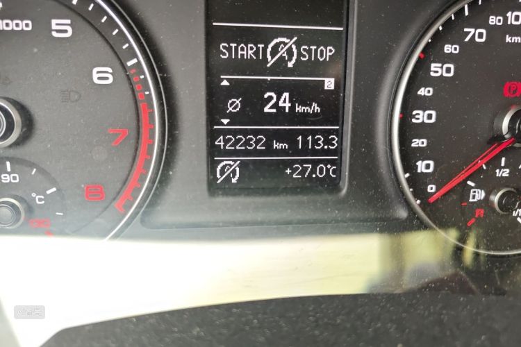 Audi Q3 2017 car image #14