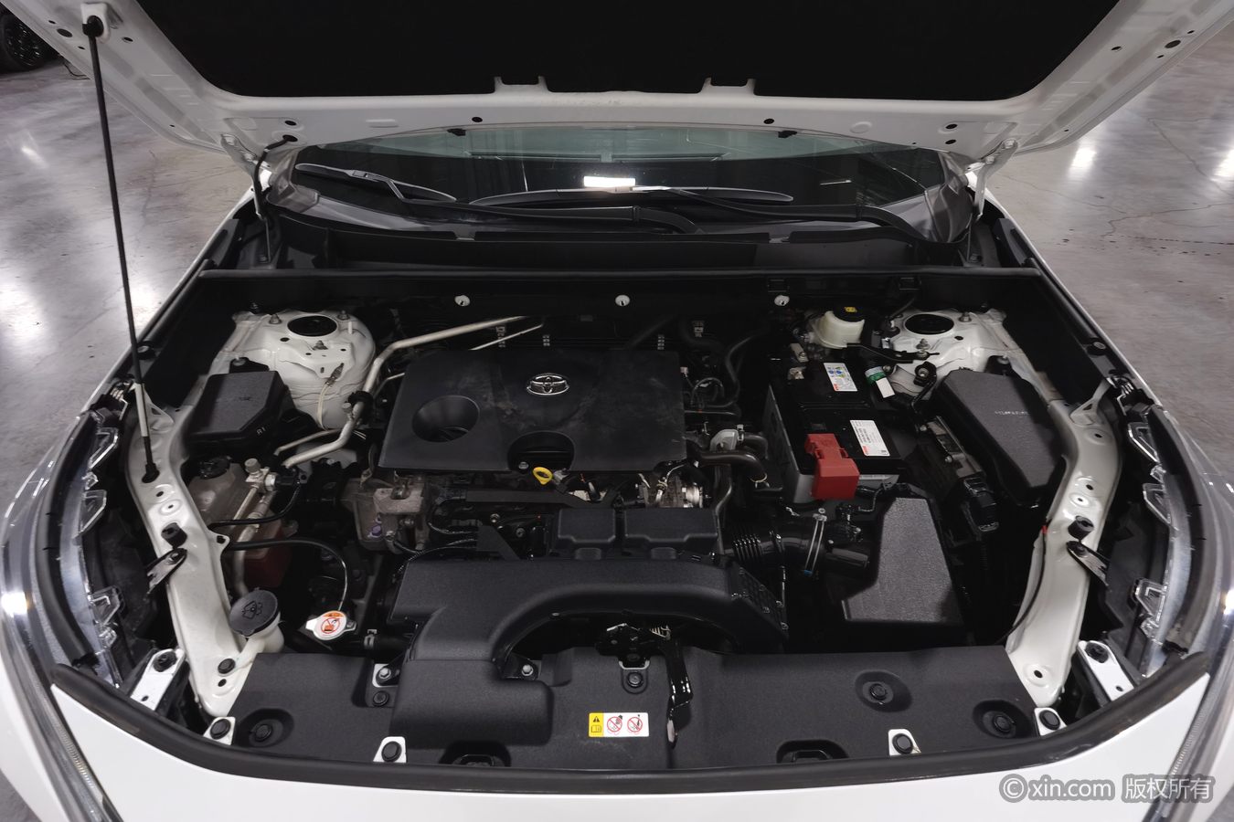 Toyota RAV4 2021 car image #18