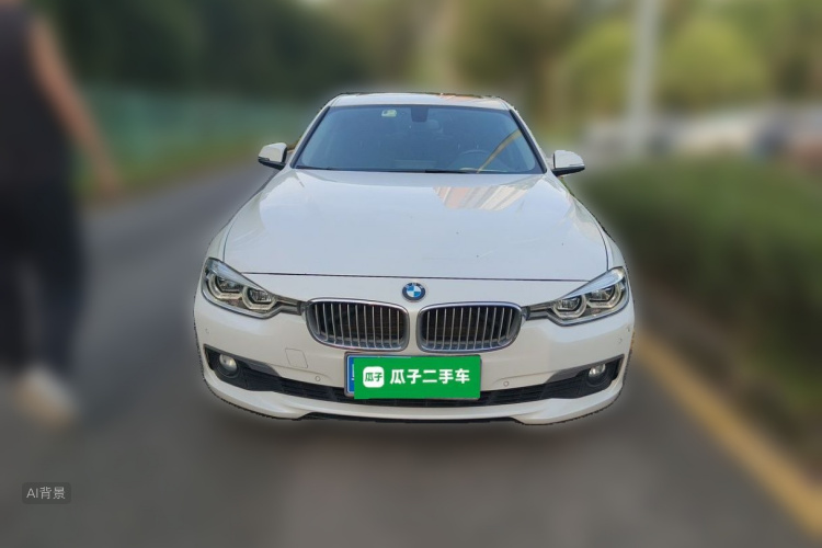 BMW 3 Series 2019 immagine di auto #3