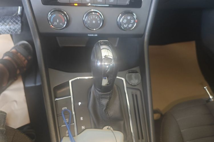 Volkswagen Lavida 2021 car image #14