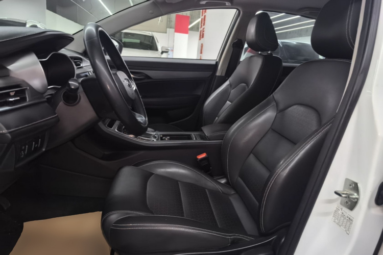 GEELY Emgrand 2021 #15 GEELY Emgrand 2021 car image #15