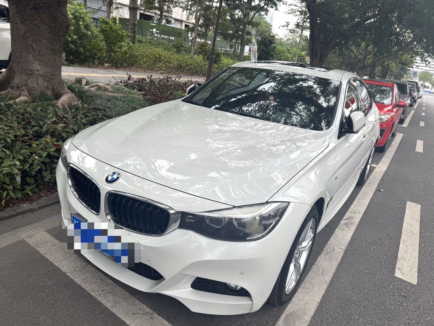 BMW 3 Series GT 2019 BMW 3 Series GT 2019 car image