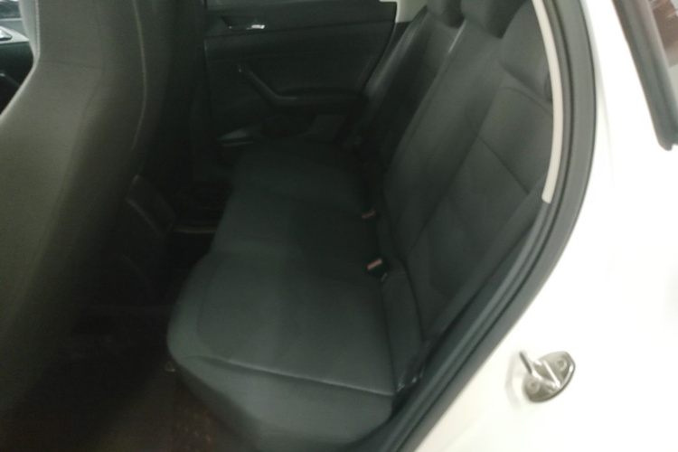 Volkswagen Polo 2020 car image #17