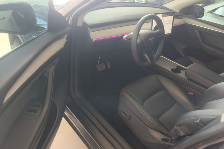 Tesla Model Y 2024 #16 Tesla Model Y 2024 immagine di auto #16