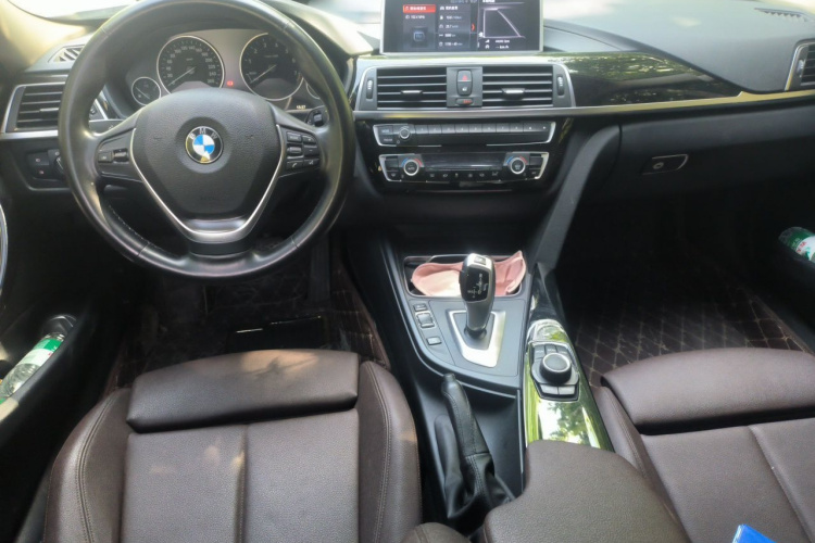 BMW 3 Series 2017 car image #12