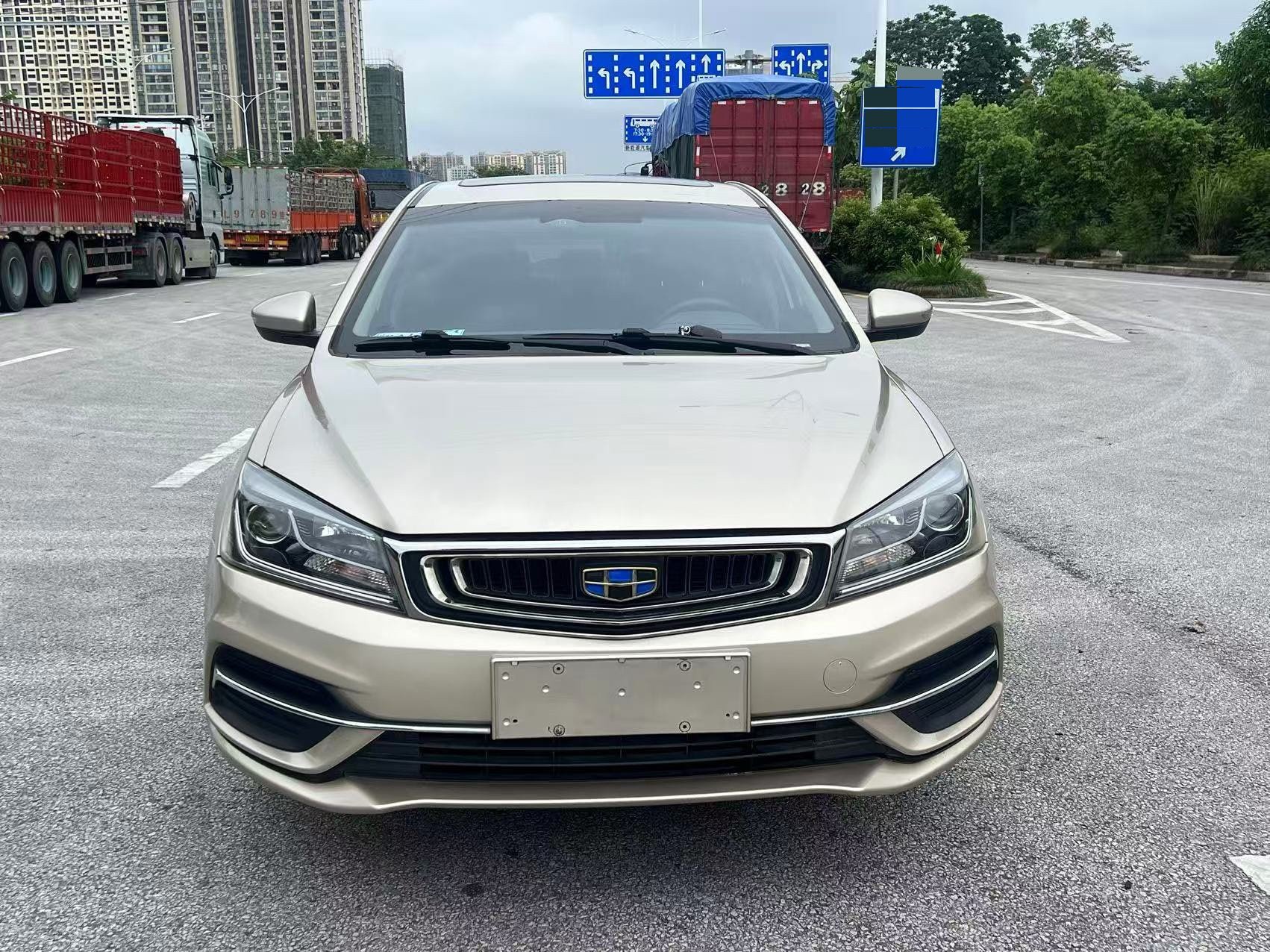 GEELY Emgrand 2018 car image #2