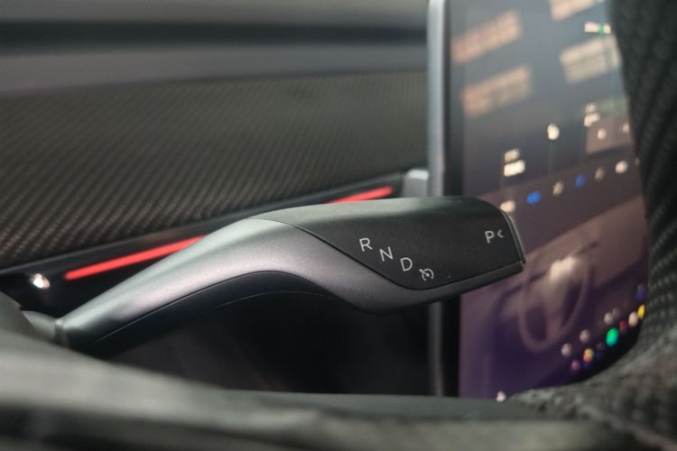 Tesla Model Y 2022 #14 Tesla Model Y 2022 car image #14