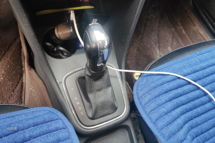Volkswagen Polo 2018 car image #16