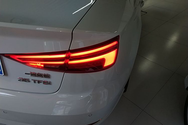 Audi A3 2019 immagine di auto #8
