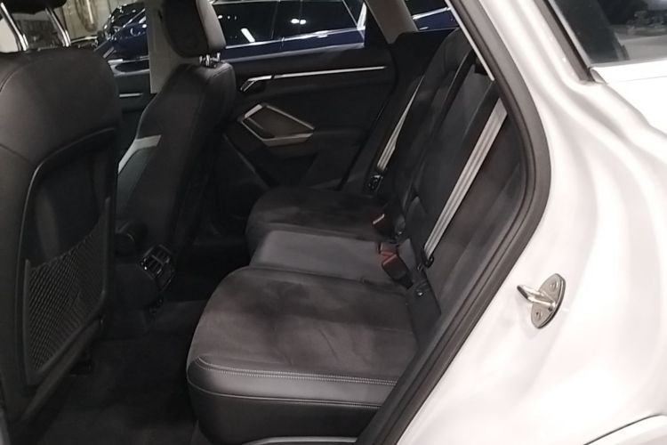 Audi Q3 2022 car image #13