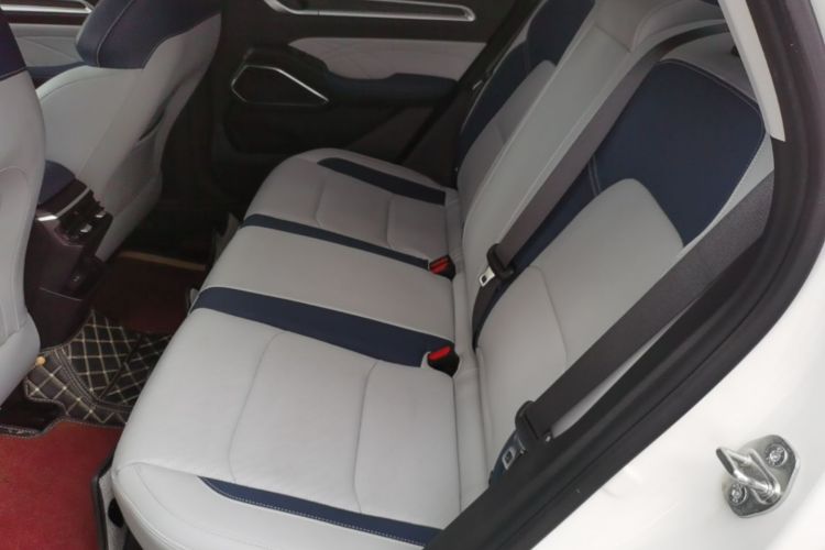 GEELY Emgrand 2022 #17 GEELY Emgrand 2022 صورة سيارة #17