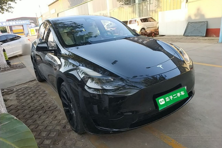 Tesla Model Y 2023 car image #4