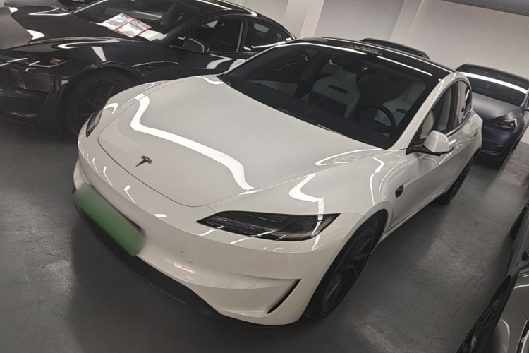 Tesla Model 3 2024 car image #2