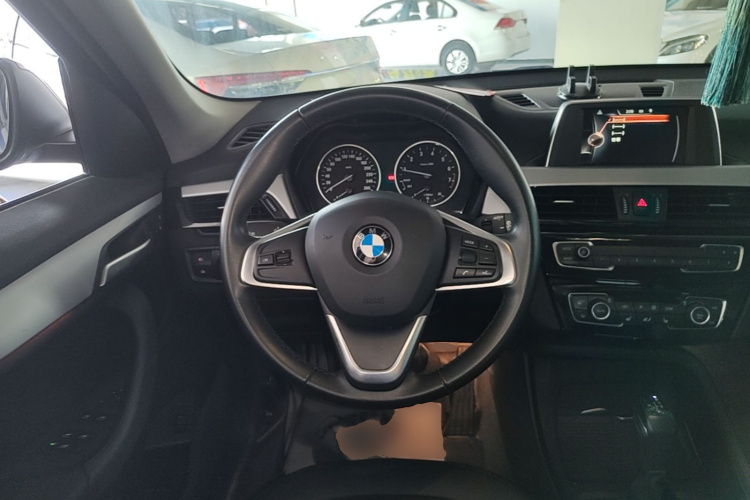 BMW X1 2017 #11 BMW X1 2017 car image #11