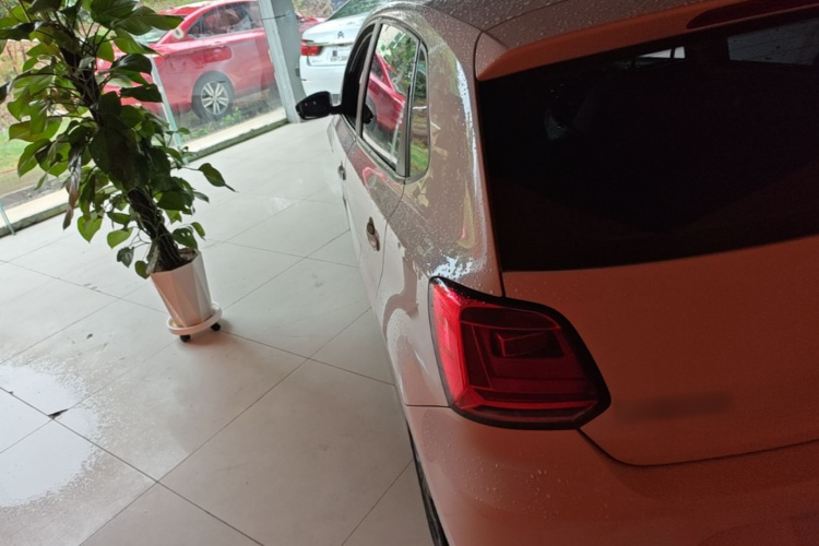Volkswagen Polo 2018 car image #5