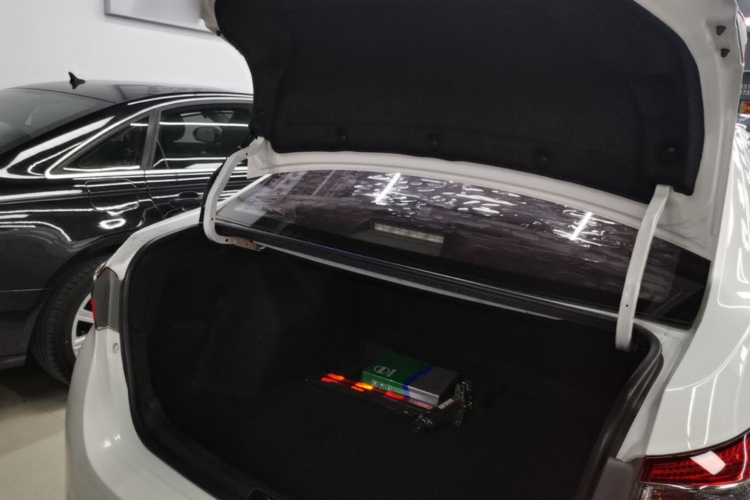 Toyota Corolla 2018 car image #19