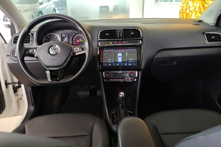 Volkswagen Polo 2017 car image #10