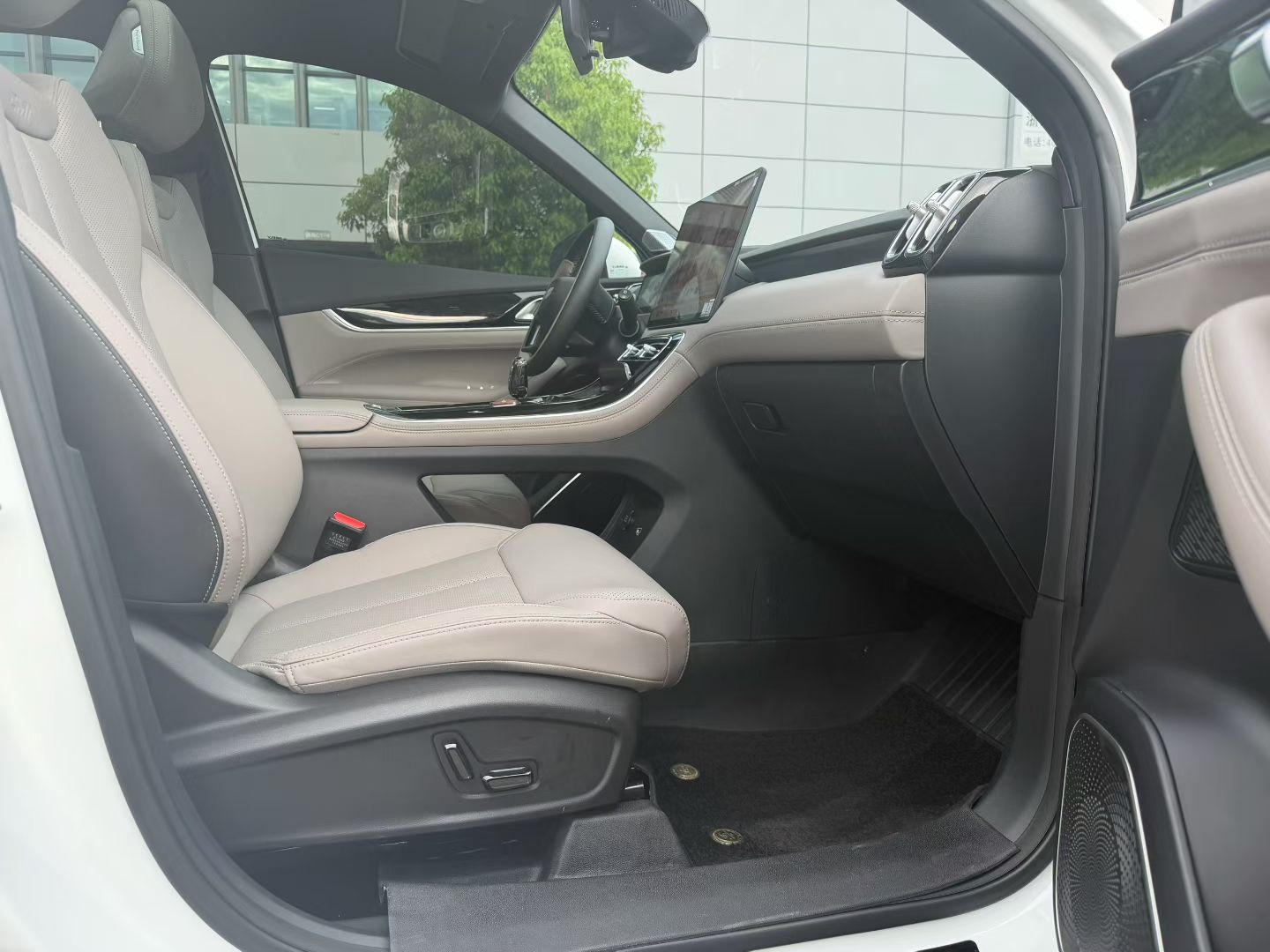 GEELY Boyue L 2025 #4 GEELY Boyue L 2025 imagen de coche #4