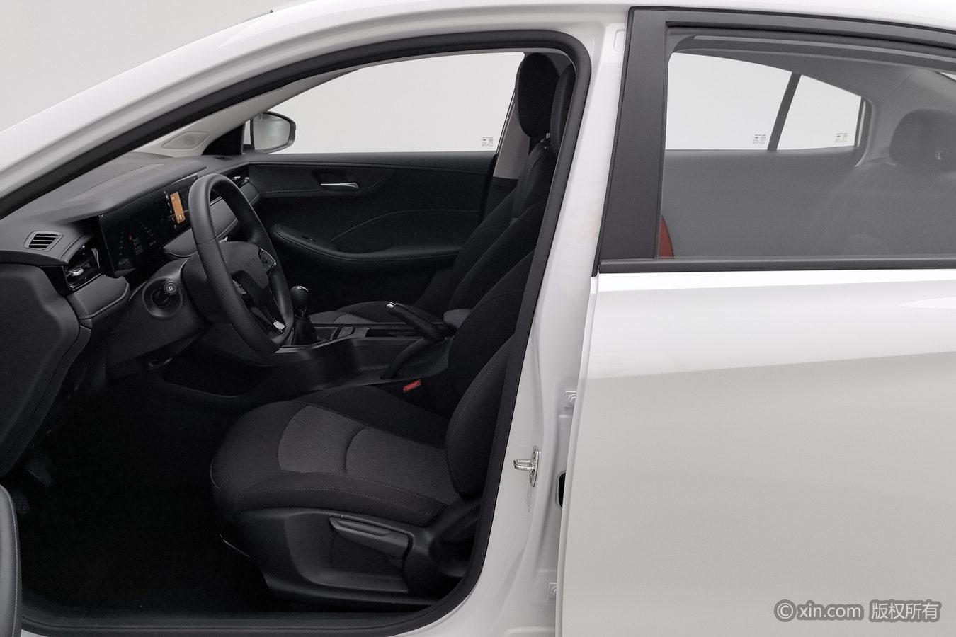 Roewe i5 2025 صورة سيارة #10