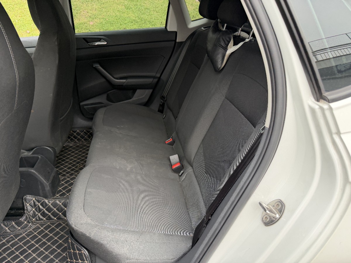 Volkswagen Polo 2022 car image #9