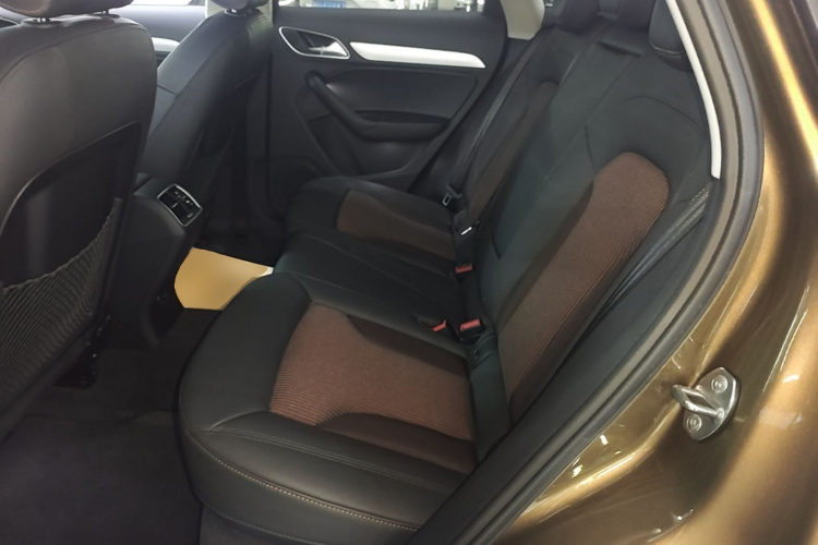 Audi Q3 2017 car image #17