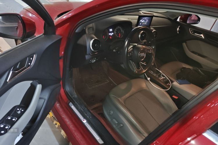 Audi A3 2019 car image #18