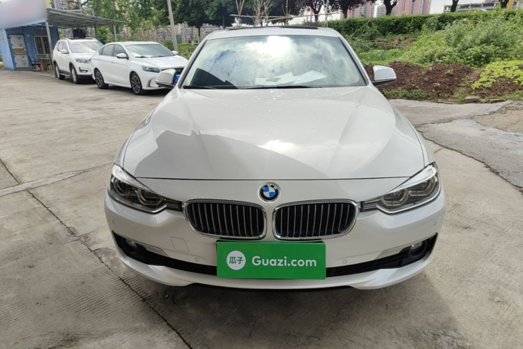 BMW 3 Series 2019 car image #3