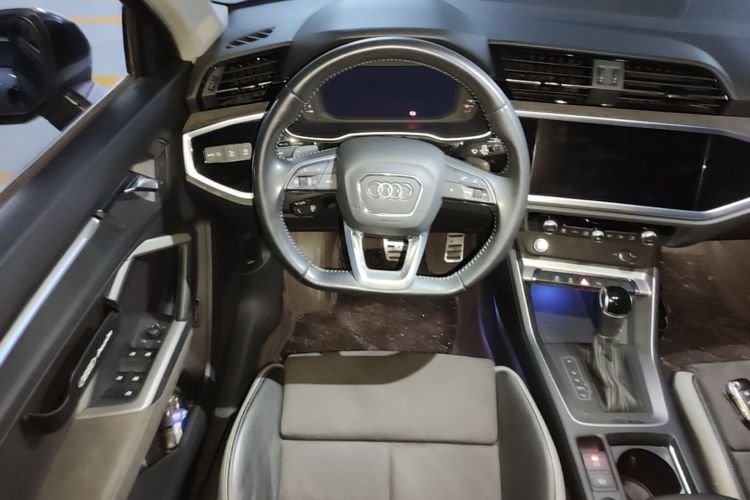 Audi Q3 2019 #12 Audi Q3 2019 car image #12