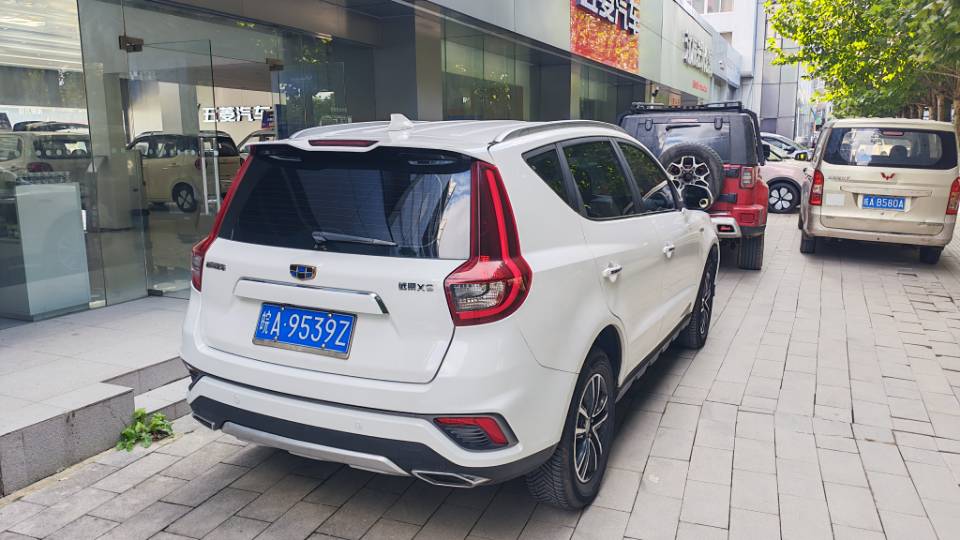 GEELY Vision X6 2019 image de voiture #3