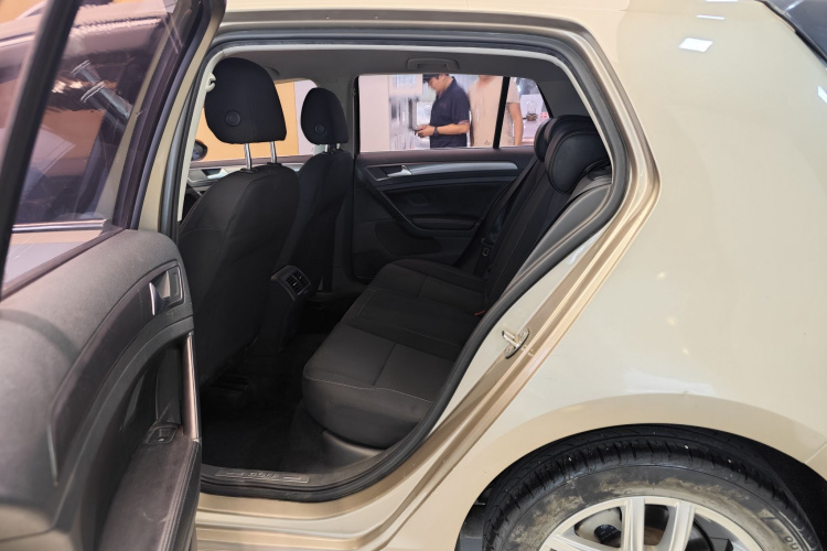 Volkswagen Golf 2016 car image #20